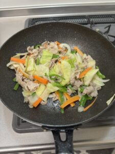 さらに炒める